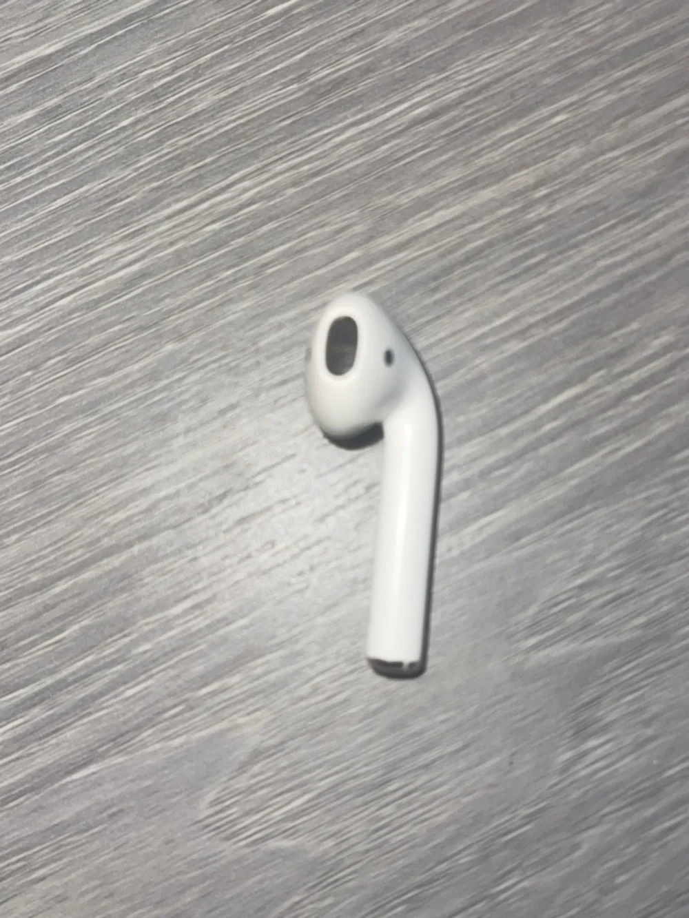 Apple White Wireless Earbuds with Charging Case